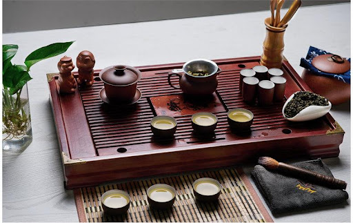 Kungfu Tea's complete collection of all the utensils introduces which six kinds of tea sets are used by the six gentlemen in the tea ceremony?