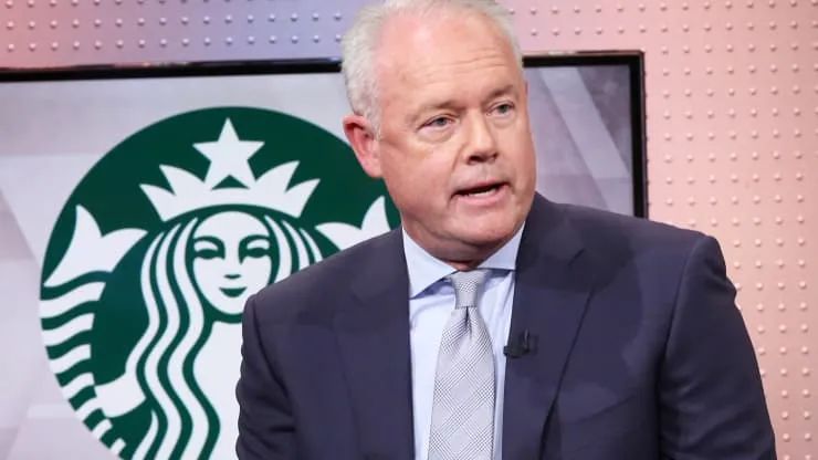What is the salary of Starbucks? Canada Starbucks salary increase benefits Starbucks CEO talk about salary increase strategy