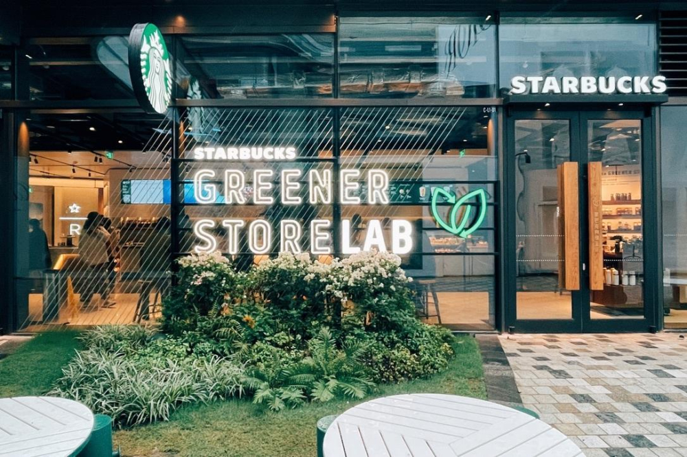 Beijing's greenest Starbucks coffee shop, the first Starbucks green store in North China, opened to Green Workshop