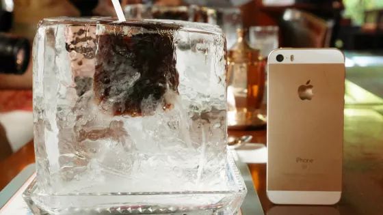 比 iPhone还大的立方体冰块，原来这才是正宗日式冰咖啡！