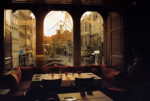 街头拐角的浪漫小咖啡店 高清唯美摄影 