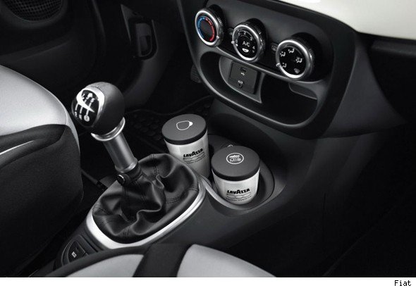 车里随时喝咖啡--配有Espresso咖啡机的汽车！