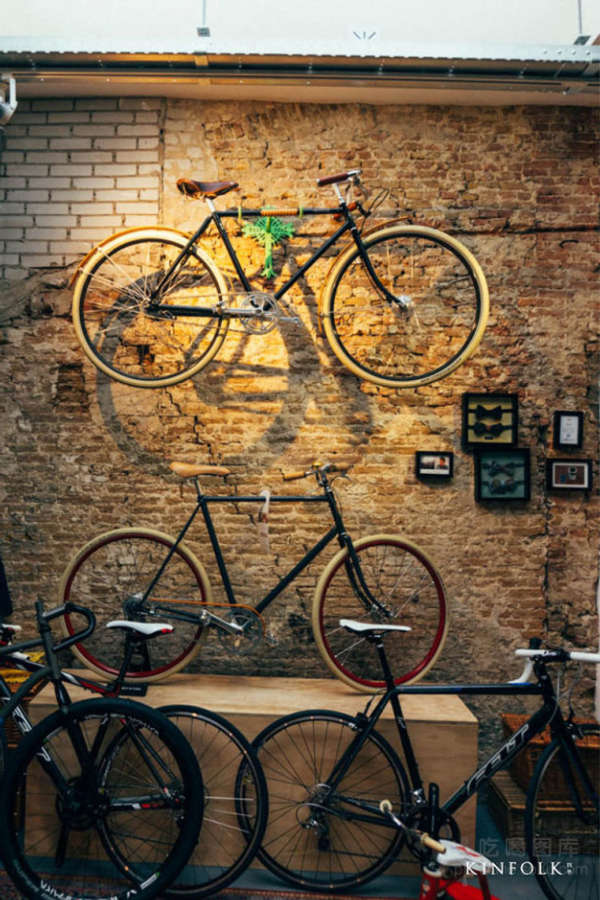 荷兰风情：一间自行车主题的咖啡店