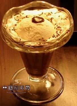 水乳交融的魔力冰淇淋咖啡