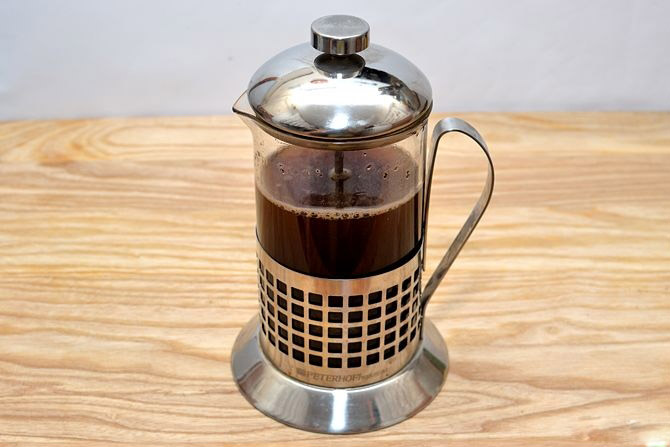 Make-Espresso-Beverages-With-a-French-Press-Step3