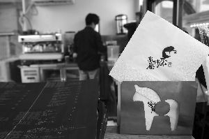 谁能想到，“南艺下午茶”是由集装箱改造的咖啡馆