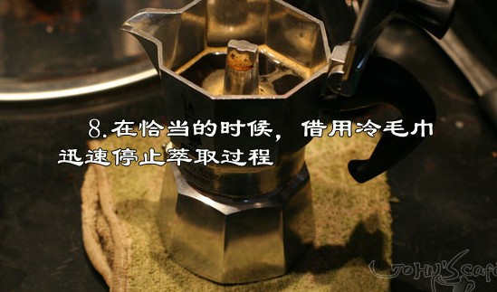 在家使用摩卡壶制作浓缩咖啡