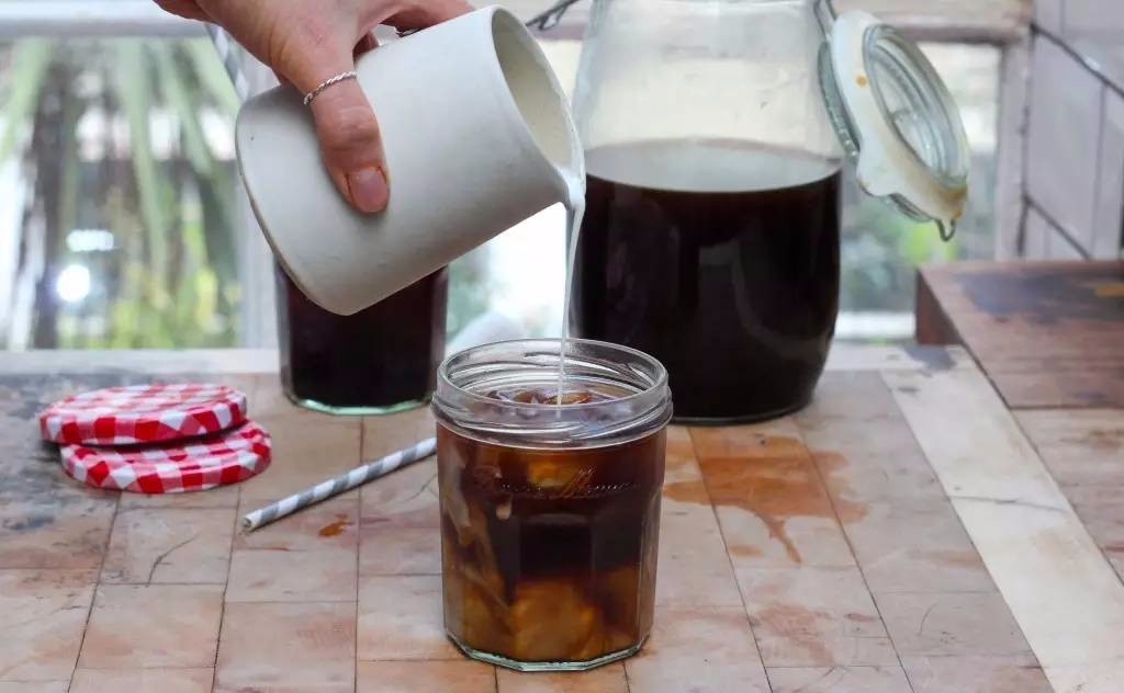 如何自制冷萃咖啡，简单的自制冷萃咖啡方法