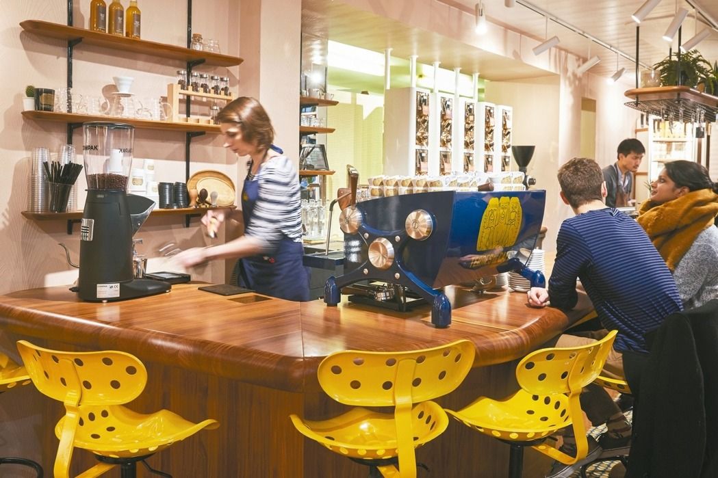 Terres de Café由幾個巴黎年輕人創業，強調咖啡產地品質。 圖／謝忠道...