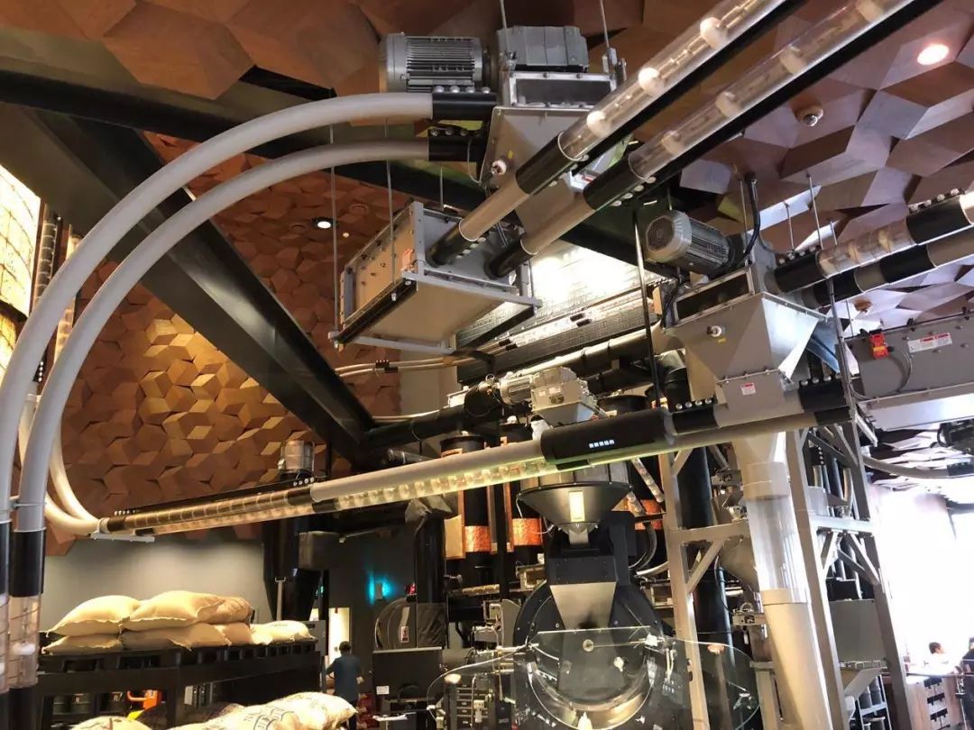 星巴克上海烘焙工坊开业大半年，“沉浸式咖啡”的体验怎么样了？